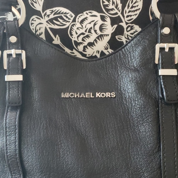Michael Kors Handbag - Picture 2 of 7